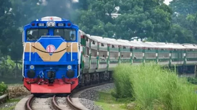 আজ থেকে ট্রেনের ফিরতি টিকিট বিক্রি শুরু