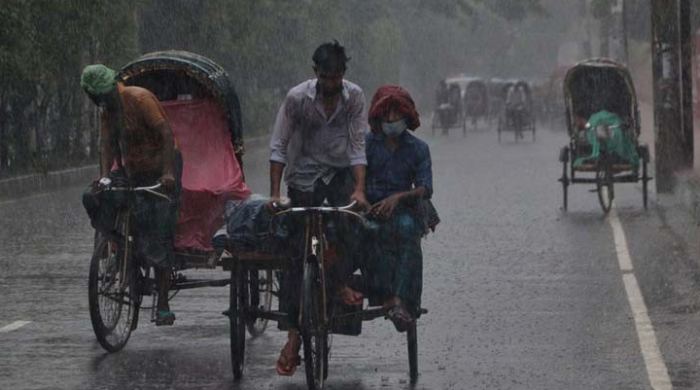 দেশের তিন বিভাগে ভারি বর্ষণে আভাস