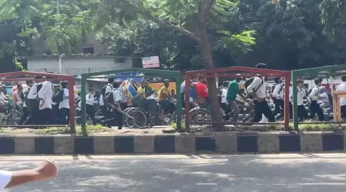 সাইন্সল্যাবে আইডিয়াল ও ঢাকা কলেজ ছাত্রদের সংঘর্ষ, আহত ১৪