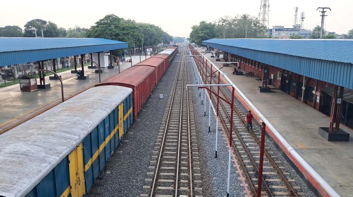 সান্তাহার জংশনে ১১ দিন ট্রেন চলাচল বন্ধ থাকায় প্রায় ৩৩ লাখ টাকার ক্ষতি