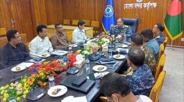 প্রধান উপদেষ্টার ত্রাণ তহবিলে মোংলা বন্দর কর্তৃপক্ষের অর্থ প্রদান