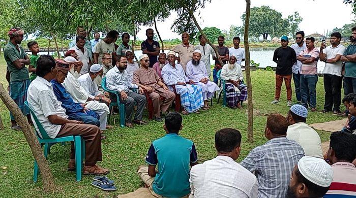 ফুলবাড়ী কানাহার কবরস্থান পরিদর্শনে পৌর প্রশাসক