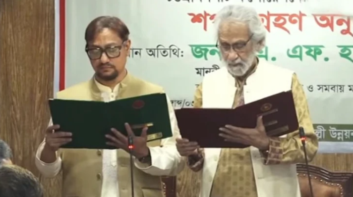 শপথ নিলেন চসিকের নতুন মেয়র ডা. শাহাদাত