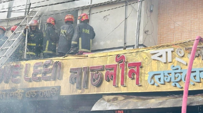 উত্তরার রেস্টুরেন্টে আগুন, সাড়ে ৩ ঘণ্টা পর নিয়ন্ত্রণে